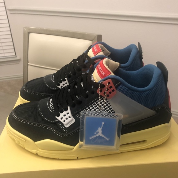jordan 4 retro union off noir stores